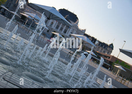 Zürich - Oper und Brunnen Stockfoto