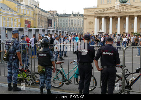 Polizei in den Straßen von Moskau Bolschoi Theater Stockfoto