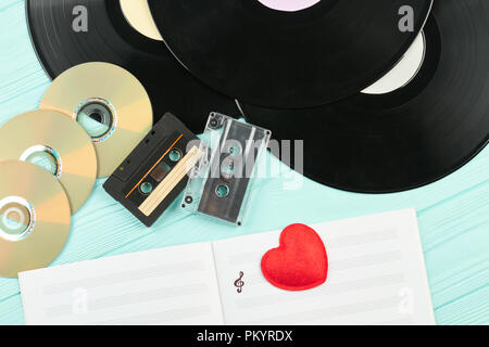 Cds, Kassetten und Schallplatten. Stockfoto