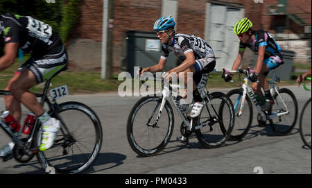 UNITED STATES - Juni 22: Avery Wilson von HPC/Fahrrad Outfitters Rennen im Criterium während der USA, die Junioren U23 Elite Road Staatsangehörigen in Au Stockfoto