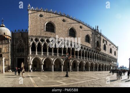 Das herzogliche Schloss von St. Markus in Venedig, Januar Stockfoto