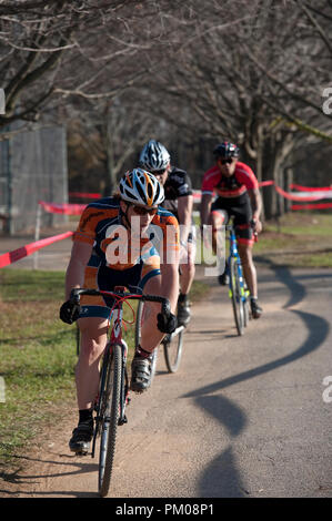 UNITED STATES - 11. November: Schooley Mühle cyclocross Rennen Nummer 6 der Super 8 Series in Schooley Mill Park im Hochland, Maryland auf November 03, Stockfoto