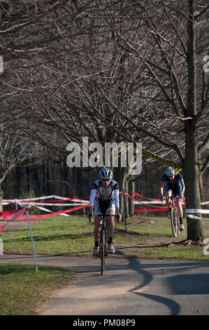 UNITED STATES - 11. November: Schooley Mühle cyclocross Rennen Nummer 6 der Super 8 Series in Schooley Mill Park im Hochland, Maryland auf November 03, Stockfoto