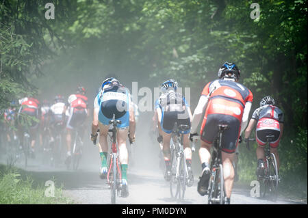 UNITED STATES - April 21: Die Poolesville Fahrrad Straße Rennen in Poolsville Maryland. (Foto von Douglas Graham/Wild Licht Fotos) Stockfoto