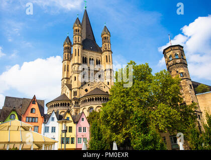 Köln Deutschland mit bunten alte Architektur und Kirche Stockfoto