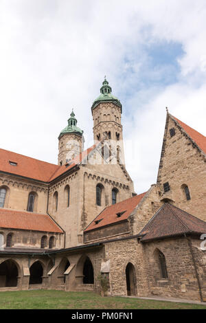 Naumburg, Deutschland - 14. September 2018: Blick auf den berühmten Naumburger Dom, der zum Weltkulturerbe der UNESCO. Stockfoto