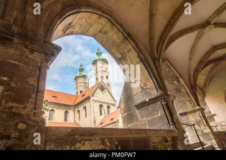 Naumburg, Deutschland - 14. September 2018: Blick auf den berühmten Naumburger Dom, der zum Weltkulturerbe der UNESCO. Stockfoto