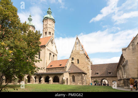 Naumburg, Deutschland - 14. September 2018: Blick auf den berühmten Naumburger Dom, der zum Weltkulturerbe der UNESCO. Stockfoto