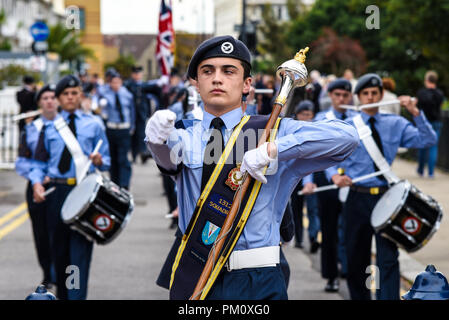 Die Schlacht um England Day Parade. 1312 (Southend on Sea) Squadron Air Kadetten führte eine von der Royal Naval und militärischen Club im Royal Terrace von St John's Kirche, in Southend on Sea, wo ein Service der Erinnerung gehalten wurde Stockfoto