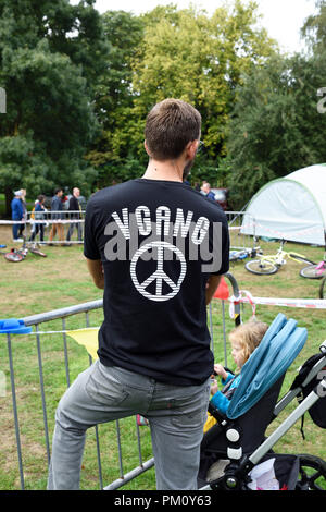Nottingham, UK: 16. September 2018: Nottingham green Festival fand heute um das Arboretum, organisiert von der Basis, Community-based Volunteers. Live Musik, Essen und Stände mit Kunsthandwerk. Credit: Ian Francis/Alamy leben Nachrichten Stockfoto