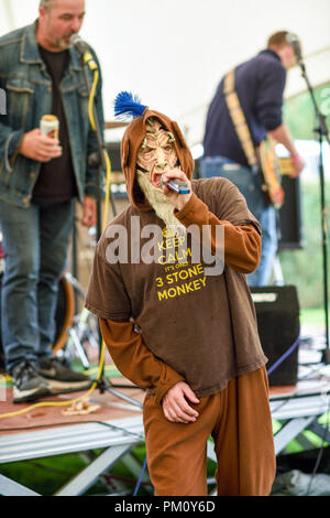 Nottingham, UK: 16. September 2018: Nottingham green Festival fand heute um das Arboretum, organisiert von der Basis, Community-based Volunteers. Live Musik, Essen und Stände mit Kunsthandwerk. 3 Stein Monkey live auf der Bühne. Credit: Ian Francis/Alamy leben Nachrichten Stockfoto