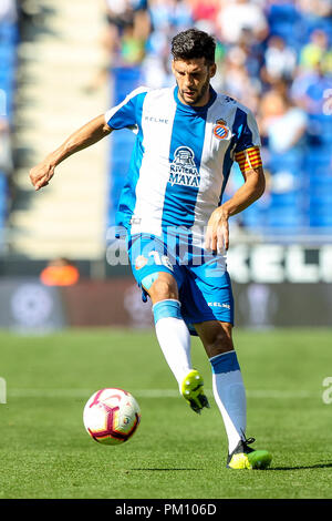 Barcelona, Spanien. 16. September 2018, Cornella-El Prat, Cornella de Llobregat, Barcelona, Spanien; La Liga Fußball, Espanyol gegen Levante UD; Javi Lopez von Espanyol steuert die Kugel Credit: Aktion Plus Sport Bilder/Alamy leben Nachrichten Stockfoto