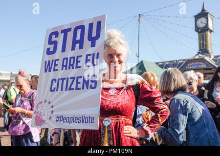 Brighton, UK. 16. September 2018. Anti Brexit Demonstranten März entlang der Küste von Brighton zu der Konferenz Zentrum, wo die Liberaldemokraten ihre jährliche Konferenz halten. Mitglieder der verschiedenen Frauen Gruppen wurden durch die Mitglieder der Labour Partei, die Grünen und Lib Dems für den Protestmarsch Credit Joined: Simon Dack/Alamy leben Nachrichten Stockfoto