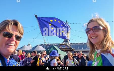 Brighton, UK. 16. September 2018. Anti Brexit Demonstranten März entlang der Küste von Brighton zu der Konferenz Zentrum, wo die Liberaldemokraten ihre jährliche Konferenz halten. Mitglieder der verschiedenen Frauen Gruppen wurden durch die Mitglieder der Labour Partei, die Grünen und Lib Dems für den Protestmarsch Credit Joined: Simon Dack/Alamy leben Nachrichten Stockfoto