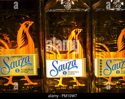 Kiew, Ukraine. 14 Sep, 2018. Sauza Tequila im Laden gesehen. Sauza Tequila Import Firma ist ein Hersteller von Tequila in Tequila, eine Gemeinde im Bundesstaat Jalisco, Mexiko. Es wurde 1873 als Don Cenobio Sauza begann La Perseverancia Distillery gegründet. Quelle: Igor Golovniov/SOPA Images/ZUMA Draht/Alamy leben Nachrichten Stockfoto