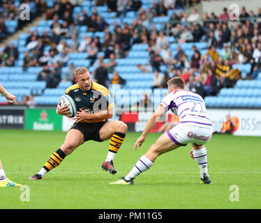 Coventry, Großbritannien. 16. September 2018. Tom Cruse (Wespen) auf die Ladung während der gallagher Premiership Rugby Union Übereinstimmung zwischen Wespen und Leicester Tigers rfc. Phil Hutchinson/Alamy leben Nachrichten Stockfoto