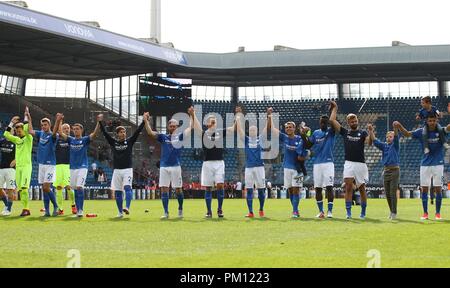 Bochum, Deutschland. 16 Sep, 2018. firo: 16.09.2018, Fußball, 2.Bundesliga, Saison 2018/2019 VfL Bochum - FC Ingolstadt, endgültige Jubel, mehr als fünf Personen, vollständige Abbildung, Jubel, Freude, | Verwendung der weltweiten Kredit: dpa/Alamy leben Nachrichten Stockfoto