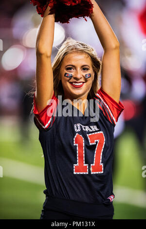 Utah, USA. 15 Sep, 2018. Ein Utah Cheerleader während der NCAA College Football Spiel zwischen Washington und Utah am Samstag September 15, 2018 am Reis - Eccles Stadium in Salt Lake City, UT. Jakob Kupferman/CSM Credit: Cal Sport Media/Alamy leben Nachrichten Stockfoto