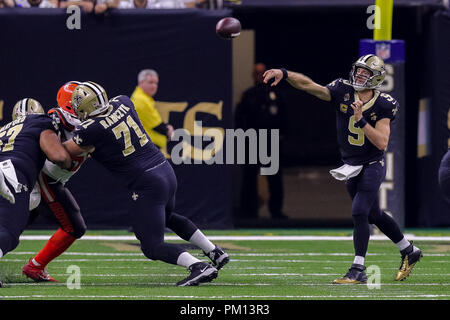 New Orleans, LA, USA. 16 Sep, 2018. New Orleans Saints Quarterback Drew Brees (9) übergibt gegen Cleveland Browns im Mercedes-Benz Superdome in New Orleans, LA. Stephen Lew/CSM/Alamy leben Nachrichten Stockfoto