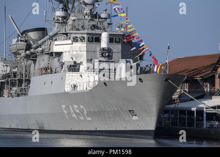 Thessaloniki, Griechenland. 9 Sep, 2018. Griechische Marine Fregatte F 452 "Hydra" Besuch der Hafenstadt Thessaloniki. "Hydra" ist eine MEKO 200 Fregatte und das Flaggschiff der griechischen Marine. Credit: Giannis Papanikos/ZUMA Draht/Alamy leben Nachrichten Stockfoto