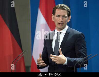 Berlin, Deutschland. 16 Sep, 2018. 16 September 2018, Berlin: Der österreichische Kanzler Sebastian Kurz sprechen während einer gemeinsamen Pressekonferenz mit Bundeskanzlerin Angela Merkel (nicht abgebildet) nach ihrem Treffen im Bundeskanzleramt in Berlin, Deutschland, 16. September 2018. Credit: Soeren Stache/dpa/Alamy leben Nachrichten Stockfoto