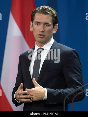 Berlin, Deutschland. 16 Sep, 2018. 16 September 2018, Berlin: Der österreichische Kanzler Sebastian Kurz sprechen während einer gemeinsamen Pressekonferenz mit Bundeskanzlerin Angela Merkel (nicht abgebildet) nach ihrem Treffen im Bundeskanzleramt in Berlin, Deutschland, 16. September 2018. Credit: Soeren Stache/dpa/Alamy leben Nachrichten Stockfoto