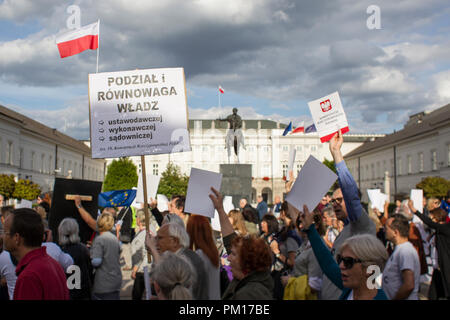 Warschau, Polen. 16.September 2018. Ein weiterer Anti-government Protests in Verteidigung des Gesetzes in Polen. Credit: Slawomir Kowalewski/Alamy leben Nachrichten Stockfoto