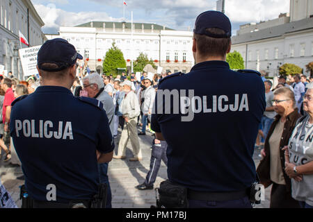 Warschau, Polen. 16.September 2018. Ein weiterer Anti-government Protests in Verteidigung des Gesetzes in Polen. Credit: Slawomir Kowalewski/Alamy leben Nachrichten Stockfoto