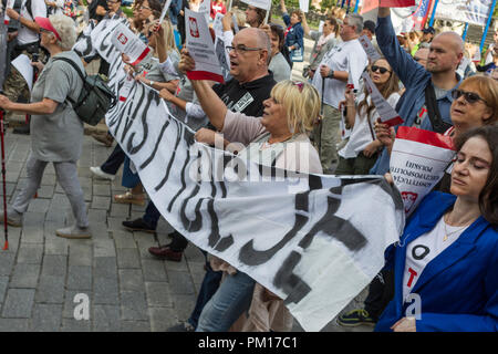 Warschau, Polen. 16.September 2018. Ein weiterer Anti-government Protests in Verteidigung des Gesetzes in Polen. Credit: Slawomir Kowalewski/Alamy leben Nachrichten Stockfoto