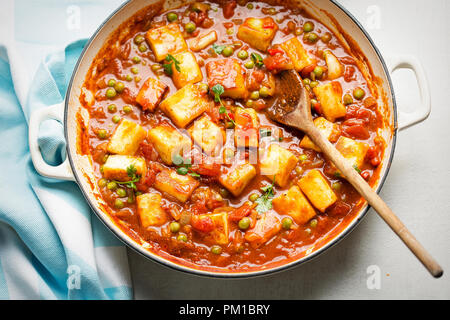 Matar paneer Mit paneer Käse, Erbsen und Tomaten Sauce. Stockfoto