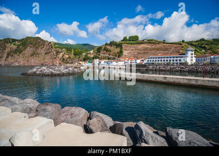 Povoacao sao Miguel Azoren Hafen Port Stockfoto