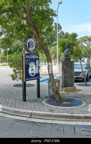 MIAMI, USA - 22. AUGUST 2018 Öffentliche Parkplätze in Miami, Florida Stockfoto