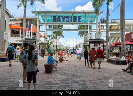 MIAMI, USA - 22. AUGUST 2018: Bayside Marketplace Zeichen in Miami. Bayside Marketplace ist zwei-stöckige Open-Air-Einkaufszentrum in der Innenstadt von Mia entfernt Stockfoto