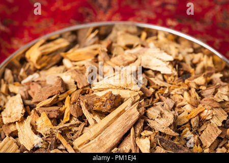Agarwood, auch als aloeswood, Aloe Räucherstäbchen Chips Stockfoto