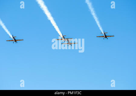 SOUTHPORT, Großbritannien, 8. Juli 2018: ein Foto dokumentation der Blades Aerobatic Display Team durchführen an den jährlichen Southport Airshow Stockfoto