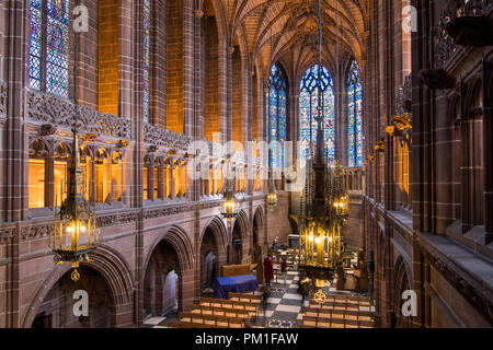 LIVERPOOL, UK, 17. Februar 2018: Die Marienkapelle in Liverpool Anglikanische Kathedrale, das Triptychon, das geschlossen ist. zur Fastenzeit Stockfoto