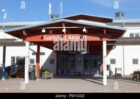 Karlstad, Schweden - 26. Mai 2016: Zugang zum Karlstader Flughafen Terminal Gebäude. Stockfoto