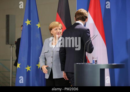 Berlin, Deutschland. 16 Sep, 2018. 04/01/2018, 16.09.2018, Berlin, Deutschland, Sebastian Kurz im Bundeskanzleramt. Bundeskanzlerin Angela Merkel empfängt österreichische Kanzler Sebastian Kurz am Sonntag abend, den 16. September, für politische Gespräche im Bundeskanzleramt. Das Foto zeigt die Deutsche Bundeskanzlerin Angela Merkel und der österreichische Bundeskanzler Sebastian Kurz. Quelle: Simone Kuhlmey/Pacific Press/Alamy leben Nachrichten Stockfoto