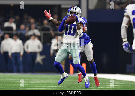 Arlington, Texas, USA. 16 Sep, 2018. Dallas Cowboys wide receiver Tavon Austin (10) fängt einen Pass in der zweiten Hälfte der NFL Football Spiel zwischen den New York Giants und Dallas Cowboys bei AT&T Stadium in Arlington, Texas. Shane Roper/Cal Sport Media/Alamy leben Nachrichten Stockfoto