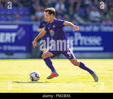 Aue, Sachsen. 16 Sep, 2018. 2. Fussball Bundesliga, Erzgebirge Aue - FC St. Pauli, Spieltag 5, in der Sparkassen-Erzgebirgsstadion. Aues Clemens Fandrich auf der Kugel. Credit: Robert Michael/dpa - WICHTIGER HINWEIS: Gemäß den Vorgaben der DFL Deutsche Fußball Liga bzw. des DFB Deutscher Fußball-Bund ist es untersagt, in dem Stadion und / oder vom Spiel angefertigte Fotoaufnahmen in Form von Sequenzbildern und/oder Videoähnlichen Fotostrecken zu verwerten bzw. verwerten zu lassen./dpa/Alamy leben Nachrichten Stockfoto