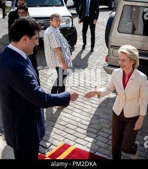 Erbil, Irak. 17 Sep, 2018. Ursula von der Leyen (CDU), Bundesminister der Verteidigung, wird von Nechirvan Barsani, der Kurdische Ministerpräsident empfangen werden. Der Minister ist in Irak für politische Gespräche und Besuche in der Bundeswehr. Credit: Kay Nietfeld/dpa/Alamy leben Nachrichten Stockfoto