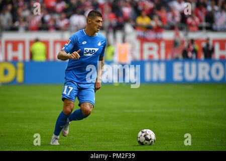 Düsseldorf, Deutschland. 15 Sep, 2018. Spiel-Arena xuhx Düsseldorf, Merkur, 15.09.18, 1.Bundesliga - 3.Spieltag: Fortuna Düsseldorf - TSG 1899 Hoffenheim Bild: Steven Zuber (Hoffenheim) DFL Vorschriften jegliche Verwendung der Bilder, Bildsequenzen und/oder quasi-Video zu verbieten. | Verwendung der weltweiten Kredit: dpa/Alamy leben Nachrichten Stockfoto