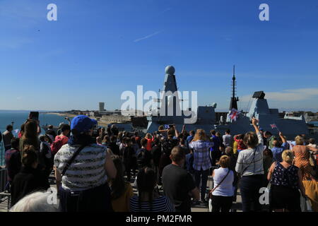 Portsmouth Harbour, Portsmouth, Vereinigtes Königreich 17. September militärischen Boot Parade 2018 Menge Royal Marine Nächstenliebe Parade, Portsmouth Credit: Massimiliano Finzi/Alamy leben Nachrichten Stockfoto