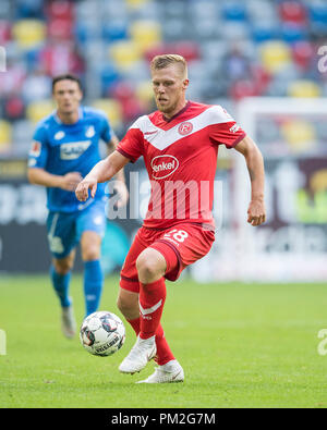 Düsseldorf, Deutschland. 15 Sep, 2018. Rouwen HENNINGS (D), Aktion. Fussball 1. Fussballbundesliga, 3. Spieltag Fortuna Düsseldorf (D) - TSG 1899 Hoffenheim (1899) 2:1, 15/09/in Düsseldorf/Deutschland 2018. ##DFL-Bestimmungen verbieten die Verwendung von Fotografien als Bildsequenzen und/oder quasi-Video## | Verwendung der weltweiten Kredit: dpa/Alamy leben Nachrichten Stockfoto