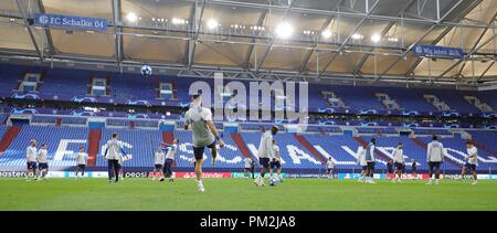 Gelsenkirchen, Deutschland. 17 Sep, 2018. firo: 17.09.2018, Fußball, 1.Bundesliga, Saison 2018/2019, UEFA, Champions League, CL, FC Schalke 04, Ausbildung, Übersicht VELTINS ARENA | Verwendung der weltweiten Kredit: dpa/Alamy leben Nachrichten Stockfoto