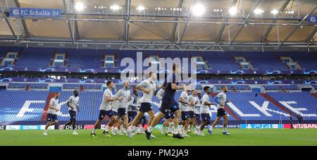 Gelsenkirchen, Deutschland. 17 Sep, 2018. firo: 17.09.2018, Fußball, 1.Bundesliga, Saison 2018/2019, UEFA, Champions League, CL, FC Schalke 04, Ausbildung, Übersicht VELTINS ARENA | Verwendung der weltweiten Kredit: dpa/Alamy leben Nachrichten Stockfoto