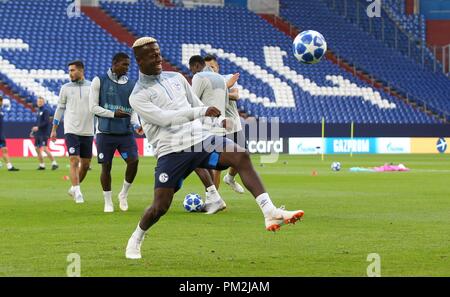 Gelsenkirchen, Deutschland. 17 Sep, 2018. firo: 17.09.2018, Fußball, 1.Bundesliga, Saison 2018/2019, UEFA, Champions League, CL, FC Schalke 04, Ausbildung, MENDYL | Verwendung der weltweiten Kredit: dpa/Alamy leben Nachrichten Stockfoto