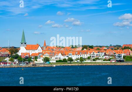 Panorama von Rönne Stadt vom Hafen, St. Nicolas Kirche auf der linken Seite, Bornholm, Dänemark Stockfoto