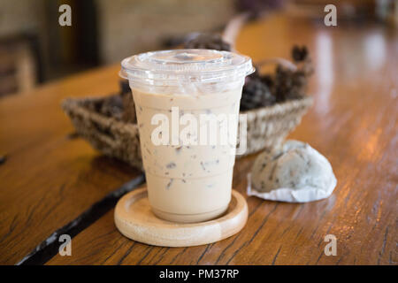 Stream Brötchen und Kaffee Stockfoto