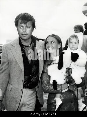 Natalie Wood mit Ehemann Robert Wagner und Tochter Natasha, 1972. Datei Referenz Nr. 1111 009 THA Stockfoto